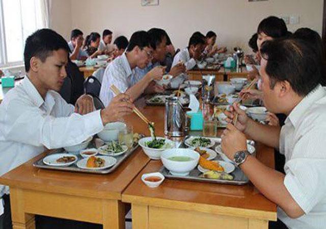 Thông tư 26/2016/TT-BLĐTBXH - mức chi tiền cho bữa ăn giữa ca của người lao động